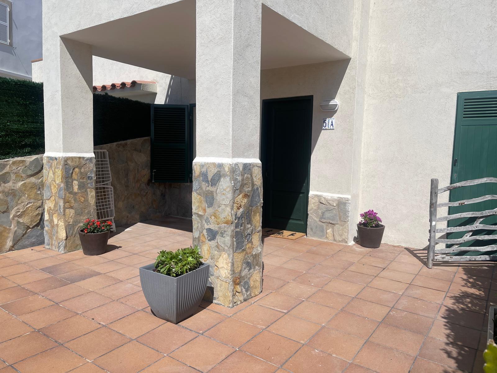 Alojamiento Delfimar Sur – entrada exterior