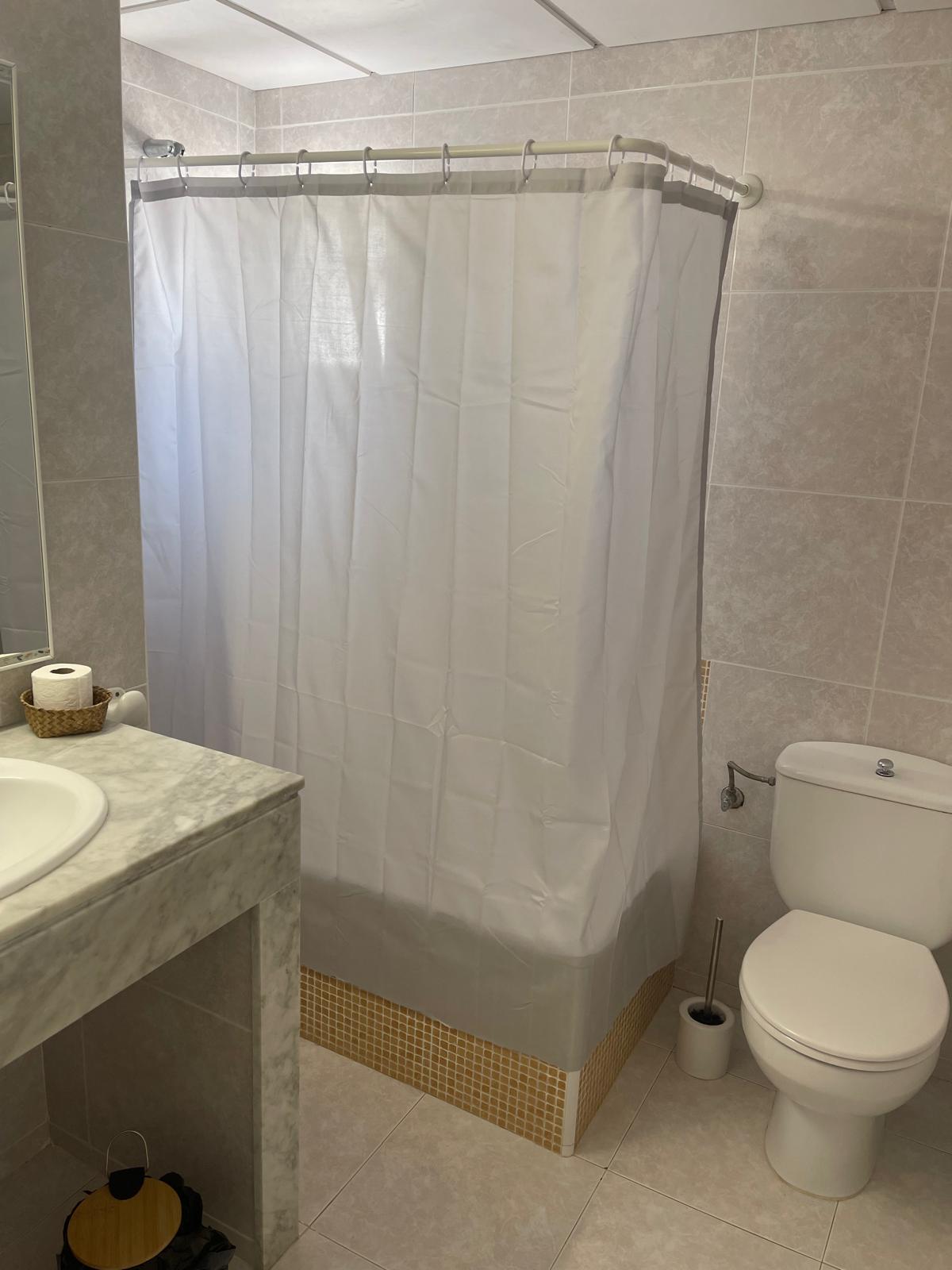Baño completo con ducha